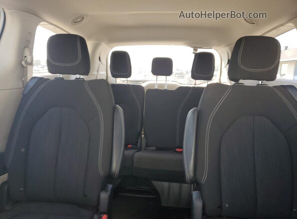 2C4RC1CG6RR176910 2024 CHRYSLER VOYAGER White Vista de los asientos traseros