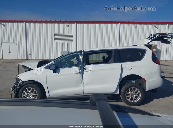 2C4RC1CG6SR525263 2025 CHRYSLER VOYAGER White Панорамний вид салону 360°