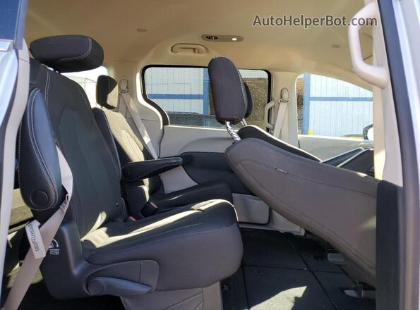 2C4RC1CG9PR597520 2023 CHRYSLER VOYAGER Silver Rear interior view