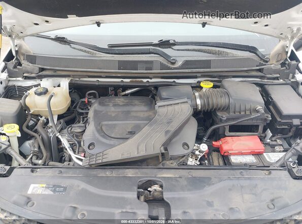 2C4RC1CGXMR531232 2021 CHRYSLER VOYAGER Белый Вид сзади