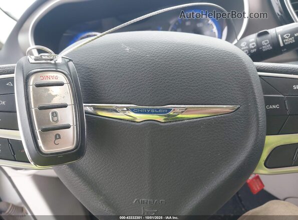 2C4RC1CGXMR531232 2021 CHRYSLER VOYAGER Белый Вид панели приборов