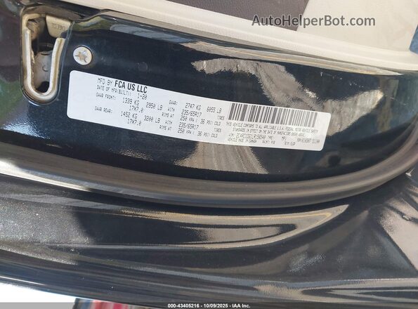 2C4RC1DG1LR156540 2020 CHRYSLER VOYAGER Black ძრავის განყოფილების ხედი
