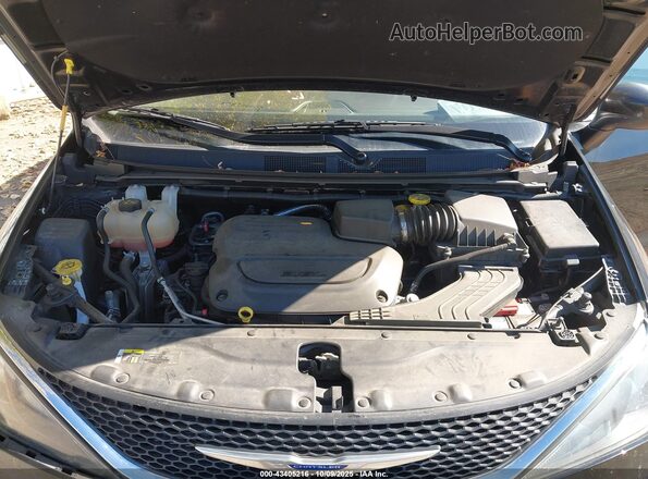 2C4RC1DG1LR156540 2020 CHRYSLER VOYAGER Black უკანა ხედი