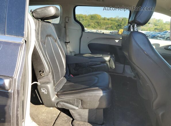 2C4RC1DG1LR262759 2020 CHRYSLER VOYAGER Серый Вид задней части салона