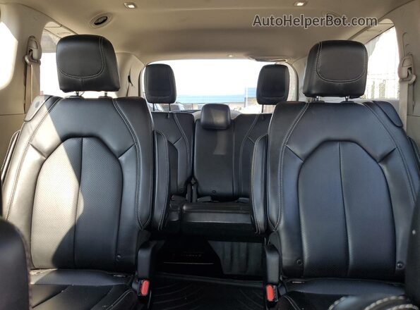 2C4RC1DG2MR520918 2021 CHRYSLER VOYAGER Silver უკანა სავარძლების ხედი