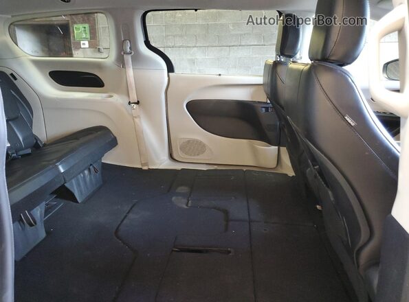 2C4RC1DG2MR546872 2021 CHRYSLER VOYAGER Silver 
