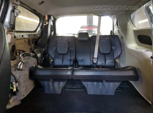 2C4RC1DG2MR546872 2021 CHRYSLER VOYAGER Silver 