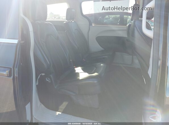 2C4RC1DG4LR156595 2020 CHRYSLER VOYAGER Black VIN კოდის სტიკერის ხედი
