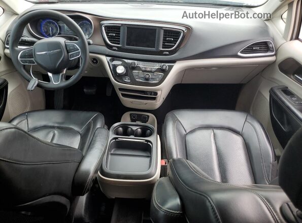 2C4RC1DG6LR264507 2020 CHRYSLER VOYAGER Silver Вид панелі приладів