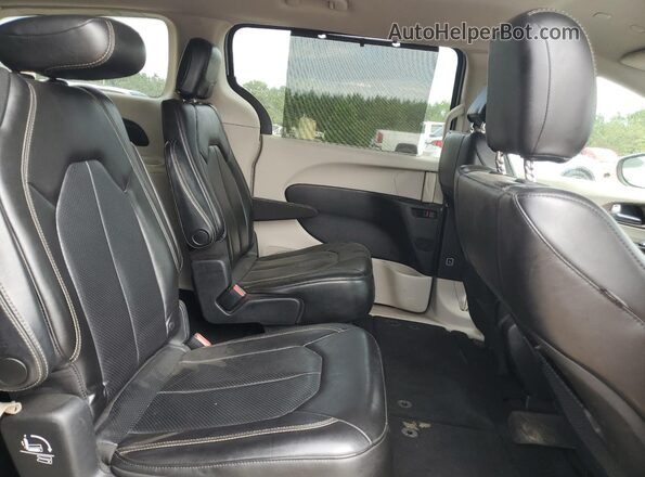 2C4RC1DG6LR264507 2020 CHRYSLER VOYAGER Silver Вид задніх сидінь