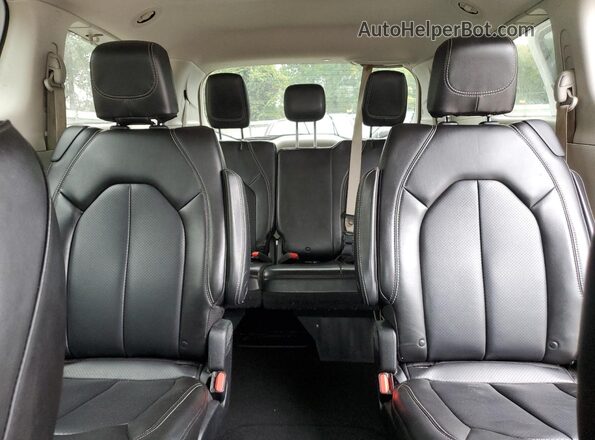 2C4RC1DG7LR156963 2020 CHRYSLER VOYAGER White უკანა სავარძლების ხედი