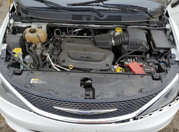 2C4RC1DG7LR156963 2020 CHRYSLER VOYAGER White ძრავის განყოფილების ხედი