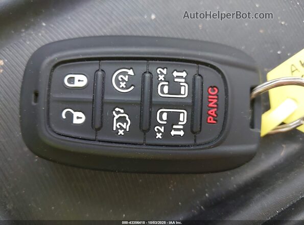 2C4RC1DG7MR538539 2021 CHRYSLER VOYAGER Silver წინა პანელის ხედი