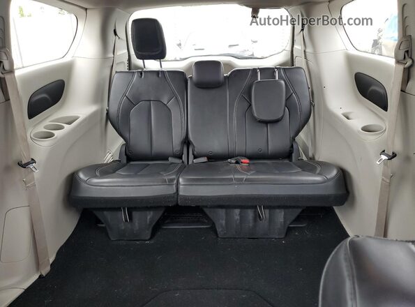 2C4RC1DG9LR182559 2020 CHRYSLER VOYAGER Blue Вид задніх сидінь