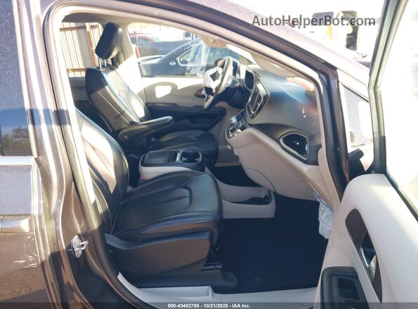 2C4RC1DG9LR265103 2020 CHRYSLER VOYAGER Gray 