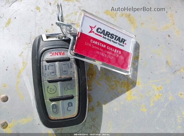 2C4RC1EG2LR104719 2020 CHRYSLER PACIFICA Red Widok deski rozdzielczej