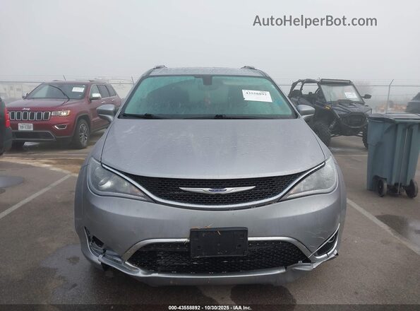 2C4RC1EG4LR210296 2020 CHRYSLER PACIFICA Silver Вид щитка приладів