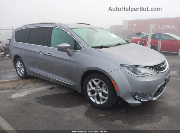 2C4RC1EG4LR210296 2020 CHRYSLER PACIFICA Silver Вид задньої частини салону