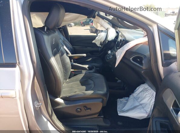 2C4RC1EG9JR236325 2018 CHRYSLER PACIFICA Silver 