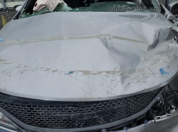 2C4RC1FG0LR269716 2020 CHRYSLER PACIFICA Серебряный Вид подкапотного пространства
