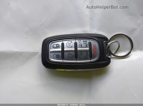 2C4RC1FG4LR109077 2020 CHRYSLER PACIFICA Черный Вид панели приборов
