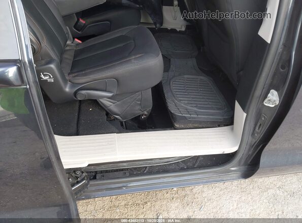 2C4RC1FG4LR109077 2020 CHRYSLER PACIFICA Черный Вид наклейки с VIN-кодом