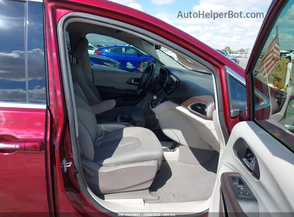 2C4RC1FG8LR124245 2020 CHRYSLER PACIFICA Бордовый Вид салона спереди