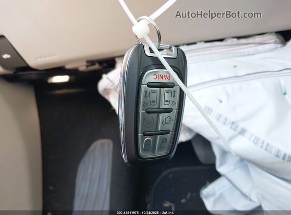 2C4RC1GG0LR241915 2020 CHRYSLER PACIFICA Бордовый Вид панели приборов