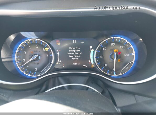 2C4RC1GG0LR241915 2020 CHRYSLER PACIFICA Бордовый Вид задних сидений