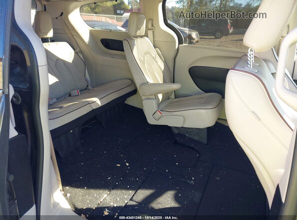 2C4RC1GG1LR144271 2020 CHRYSLER PACIFICA Gray Widok naklejki z numerem VIN