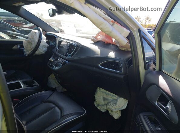 2C4RC1GG6LR132729 2020 CHRYSLER PACIFICA White Vista interior delantera