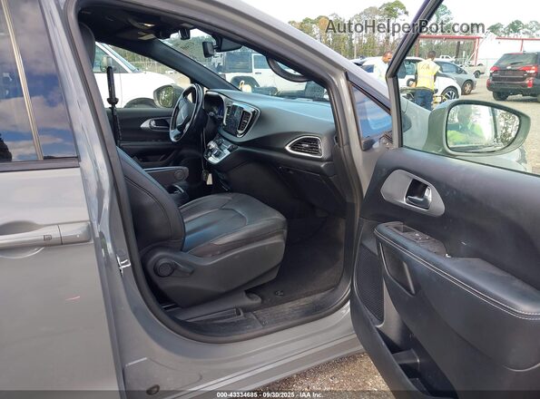 2C4RC1L71LR258003 2020 CHRYSLER PACIFICA Gray Widok wnętrza z przodu