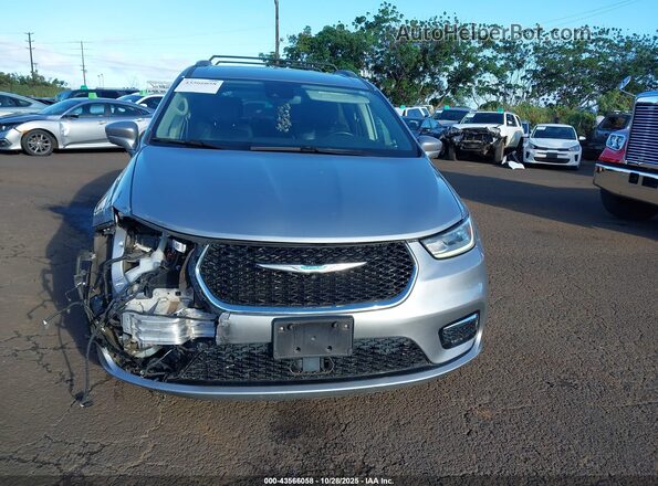 2C4RC1L7XMR581385 2021 CHRYSLER PACIFICA Silver Rear interior view