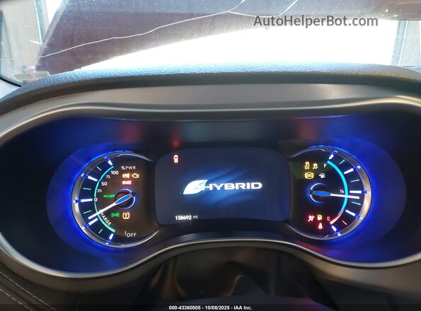2C4RC1N70JR105526 2018 CHRYSLER PACIFICA Red უკანა სავარძლების ხედი