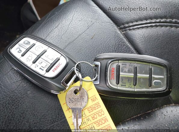2C4RC3BG2LR267869 2020 CHRYSLER PACIFICA White Widok deski rozdzielczej