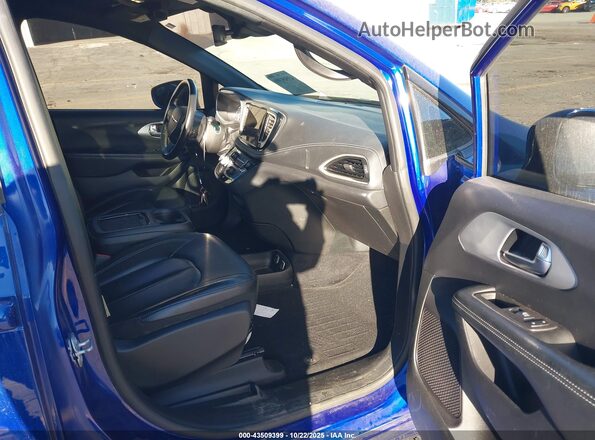 2C4RC3BG3MR569334 2021 CHRYSLER PACIFICA Blue Front interior view