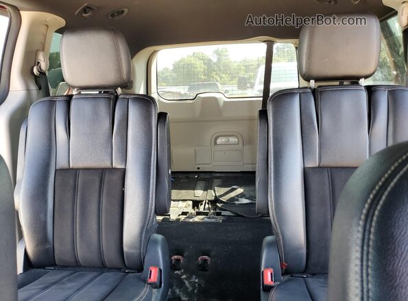 2C4RDGCG1LR169533 2020 DODGE GRAND Burgundy Rear seats view
