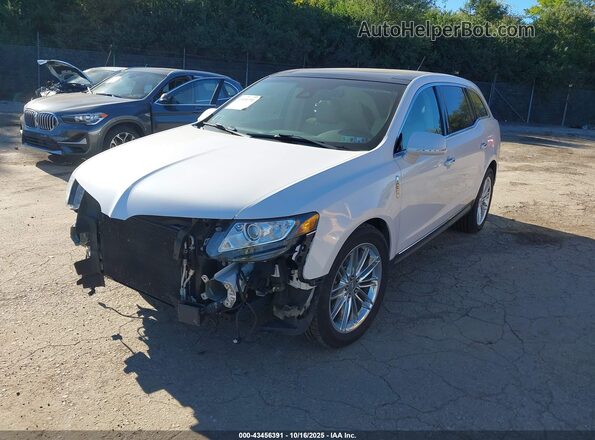 2LMHJ5AT4KBL02818 2019 LINCOLN MKT White Vista tres cuartos delantera izquierda