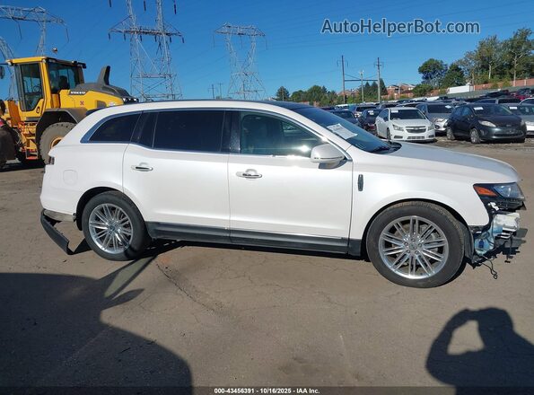 2LMHJ5AT4KBL02818 2019 LINCOLN MKT White Vista interior de 360 grados