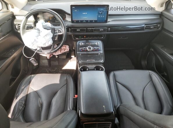 2LMPJ6J92PBL08744 2023 LINCOLN NAUTILUS Black Vista del salpicadero
