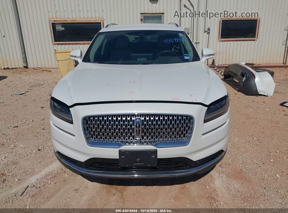 2LMPJ6J98NBL14366 2022 LINCOLN NAUTILUS White Widok wnętrza z tyłu