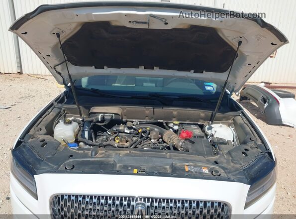 2LMPJ6J98NBL14366 2022 LINCOLN NAUTILUS White Widok z tyłu