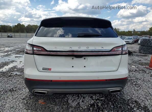 2LMPJ6J9XNBL18936 2022 LINCOLN NAUTILUS White Rear view