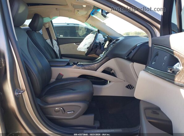 2LMPJ6K91LBL04337 2020 LINCOLN NAUTILUS Gray Вид салону спереду