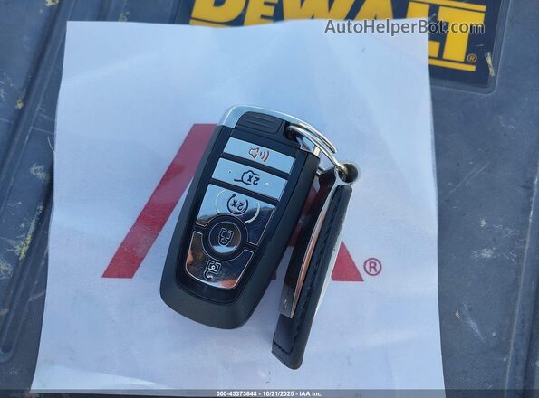 2LMPJ6K91LBL04337 2020 LINCOLN NAUTILUS Gray Вид панелі приладів