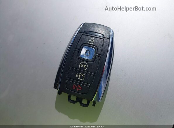 2LMPJ6LR0JBL26437 2018 LINCOLN MKX White Vista del salpicadero