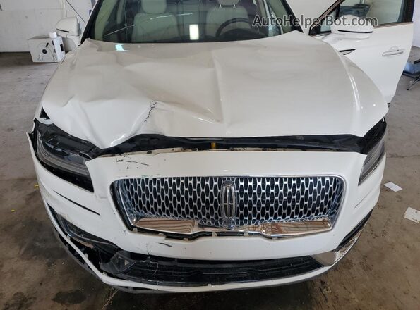 2LMPJ8K93LBL30790 2020 LINCOLN NAUTILUS White Vista interior trasera