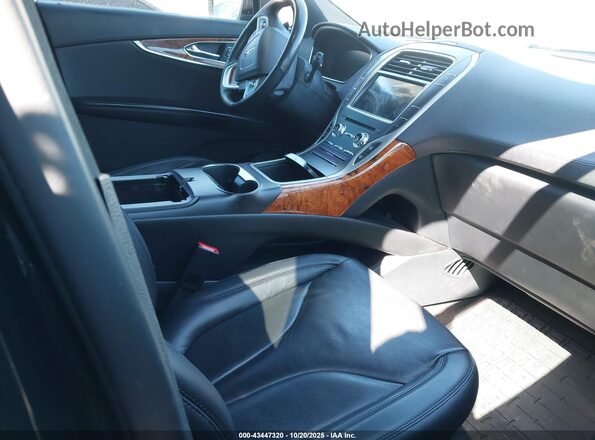 2LMPJ8K97LBL35555 2020 LINCOLN NAUTILUS Black Вид салону спереду