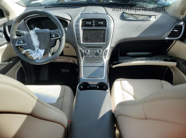 2LMPJ8KP2LBL05765 2020 LINCOLN NAUTILUS Gray Widok deski rozdzielczej