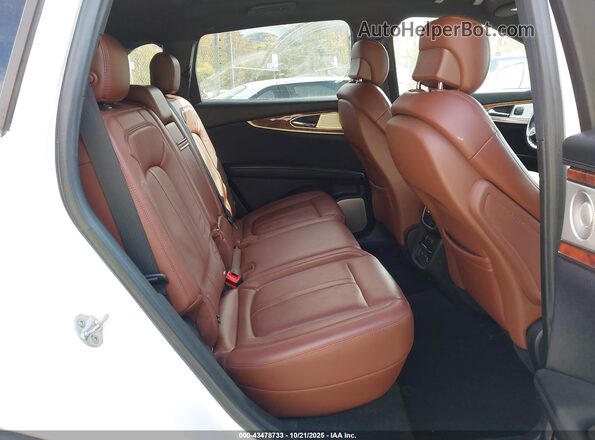 2LMPJ8LP6KBL10920 2019 LINCOLN NAUTILUS White Widok naklejki z numerem VIN